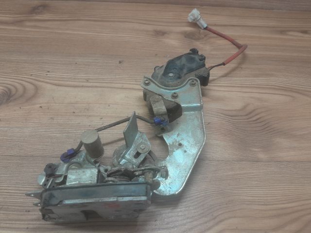 bontott SUZUKI SWIFT II Jobb hátsó Ajtózár