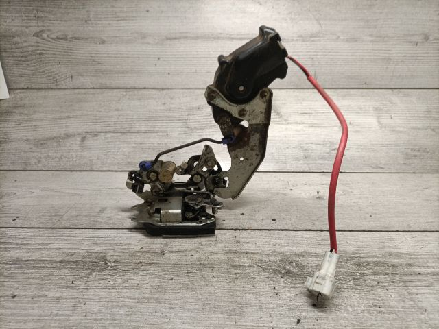 bontott SUZUKI SWIFT II Jobb hátsó Ajtózár