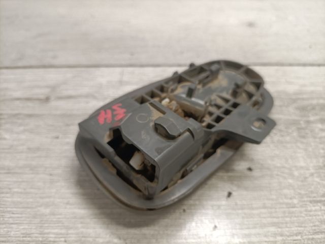 bontott SUZUKI SWIFT II Jobb hátsó Belső Kilincs