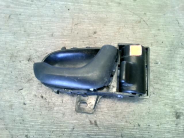 bontott SUZUKI SWIFT II Jobb hátsó Belső Kilincs