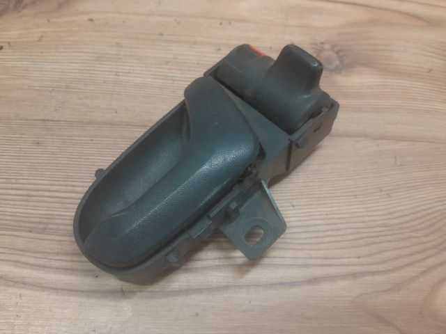 bontott SUZUKI SWIFT II Jobb hátsó Belső Kilincs