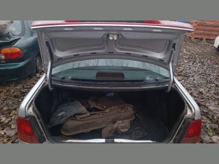 bontott SUZUKI SWIFT II Jobb hátsó Dobbetét (Kerékjárati, Műanyag)