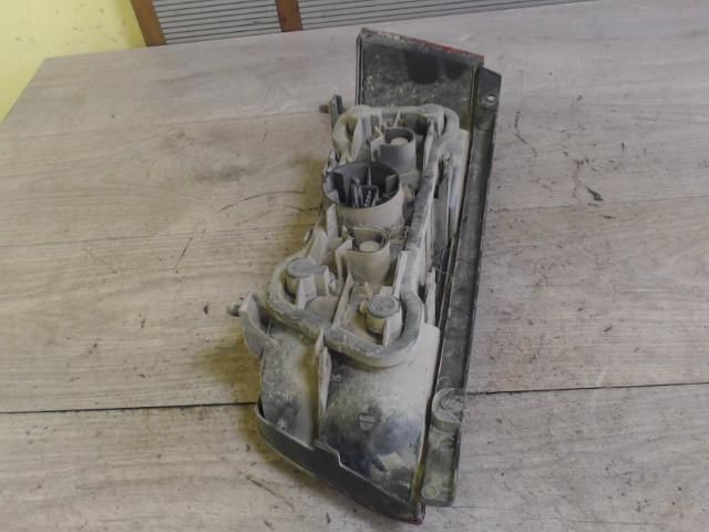 bontott SUZUKI SWIFT II Jobb Hátsó Lámpa