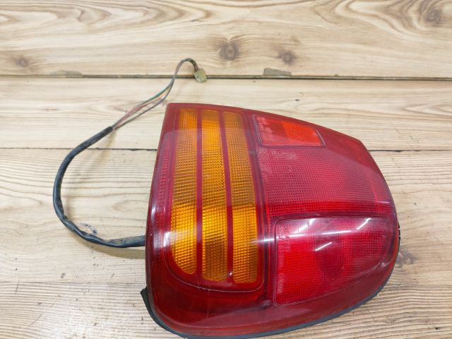 bontott SUZUKI SWIFT II Jobb Hátsó Lámpa