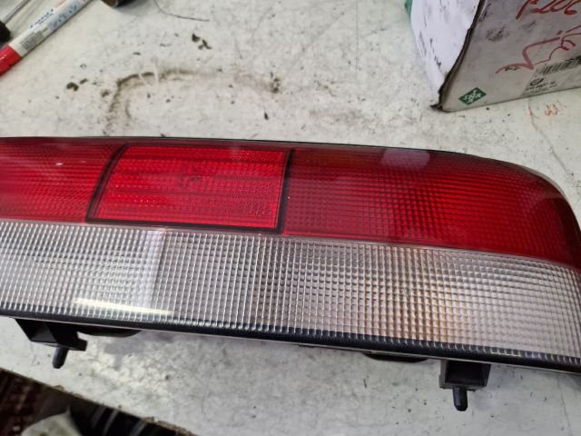 bontott SUZUKI SWIFT II Jobb Hátsó Lámpa