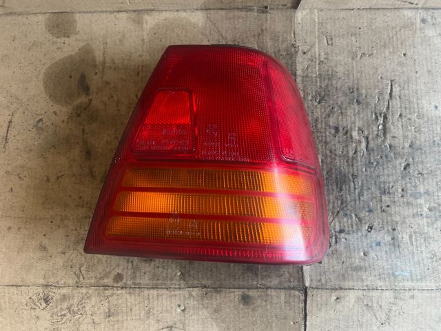 bontott SUZUKI SWIFT II Jobb Hátsó Lámpa