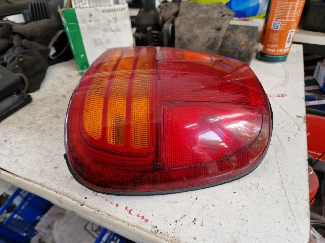 bontott SUZUKI SWIFT II Jobb Hátsó Lámpa