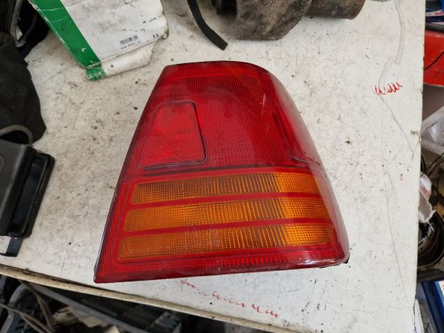 bontott SUZUKI SWIFT II Jobb Hátsó Lámpa