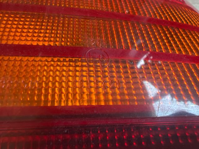 bontott SUZUKI SWIFT II Jobb Hátsó Lámpa