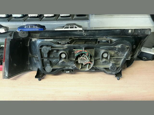 bontott SUZUKI SWIFT II Jobb Hátsó Lámpa