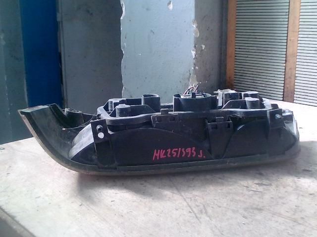 bontott SUZUKI SWIFT II Jobb Hátsó Lámpa