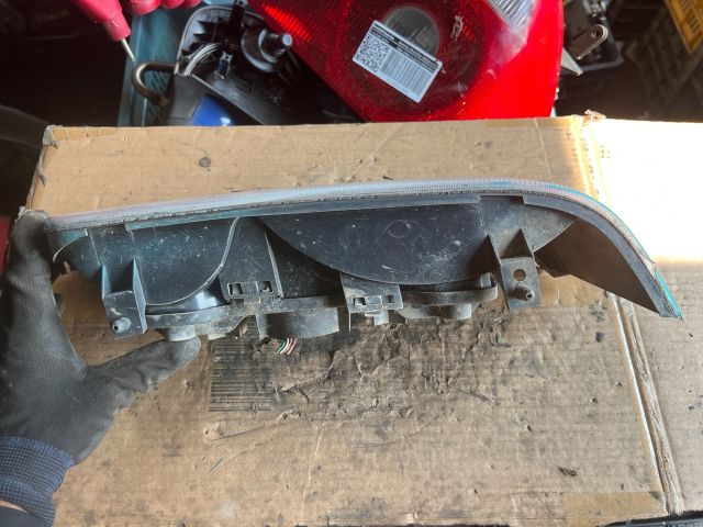 bontott SUZUKI SWIFT II Jobb Hátsó Lámpa