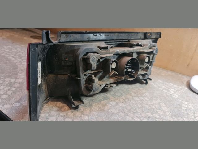 bontott SUZUKI SWIFT II Jobb Hátsó Lámpa