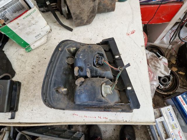 bontott SUZUKI SWIFT II Jobb Hátsó Lámpa