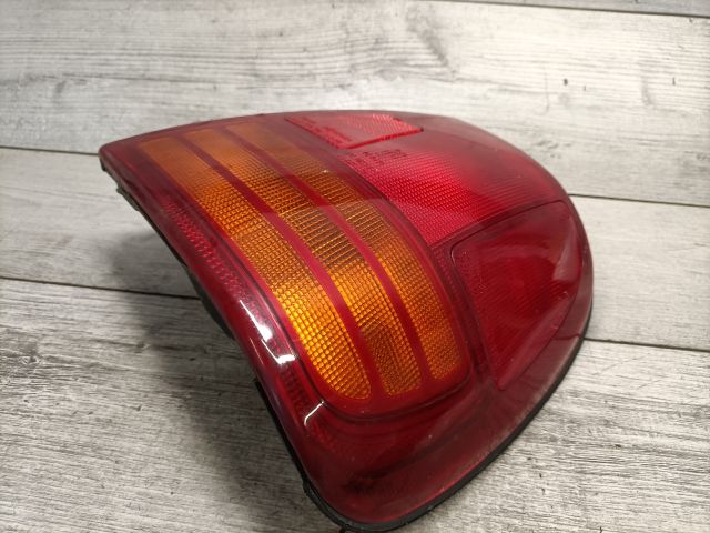 bontott SUZUKI SWIFT II Jobb hátsó Lámpabúra