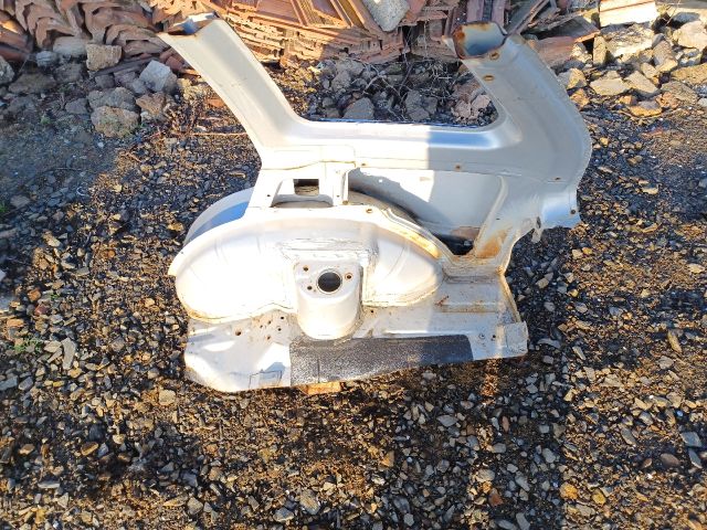 bontott SUZUKI SWIFT II Jobb hátsó Negyed Karosszéria Csomag