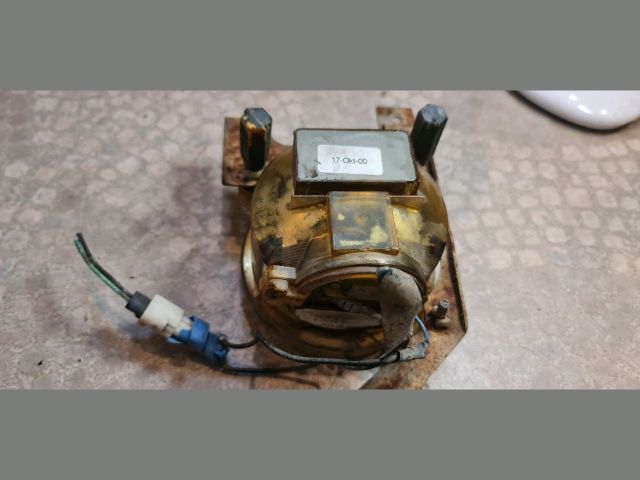 bontott SUZUKI SWIFT II Jobb Ködfényszóró