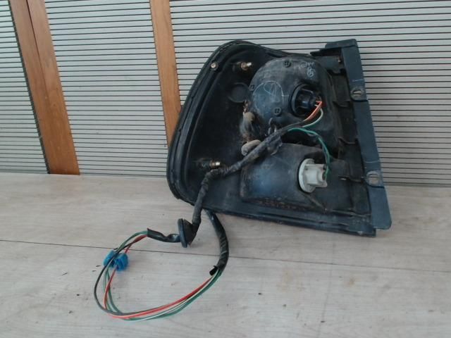 bontott SUZUKI SWIFT II Jobb Külső Hátsó Lámpa