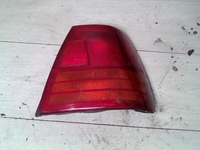 bontott SUZUKI SWIFT II Jobb Külső Hátsó Lámpa