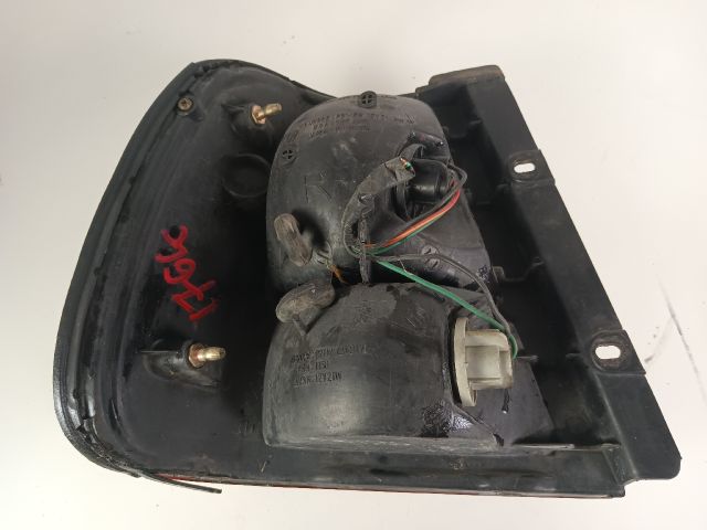 bontott SUZUKI SWIFT II Jobb Külső Hátsó Lámpa