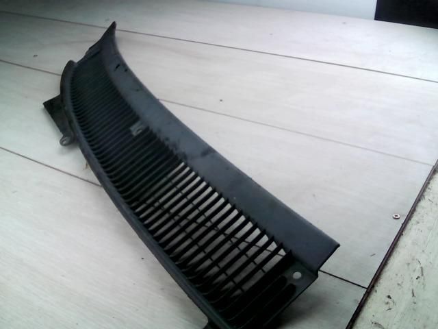 bontott SUZUKI SWIFT II Jobb Levélrács Záróvég