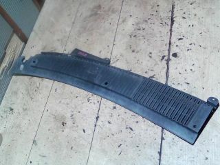 bontott SUZUKI SWIFT II Jobb Levélrács Záróvég