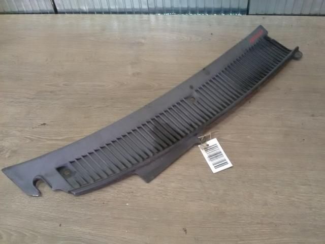 bontott SUZUKI SWIFT II Jobb Levélrács Záróvég