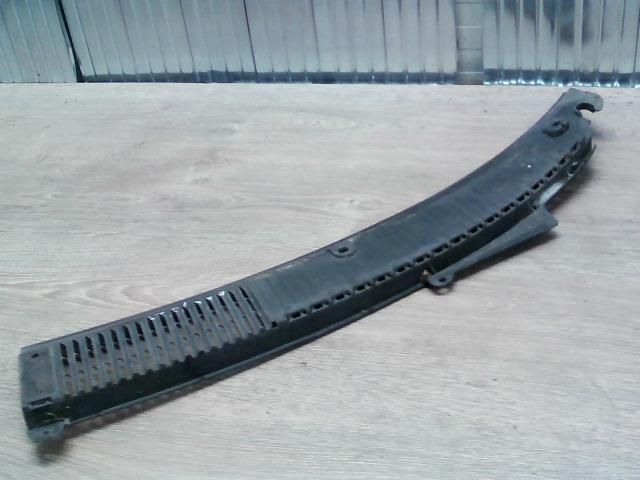 bontott SUZUKI SWIFT II Jobb Levélrács Záróvég