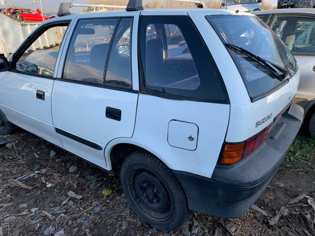 bontott SUZUKI SWIFT II Kalaptartó