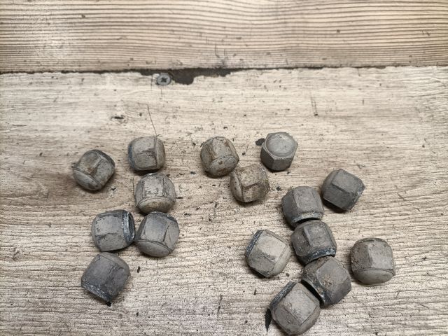 bontott SUZUKI SWIFT II Kerék Csavar Szett