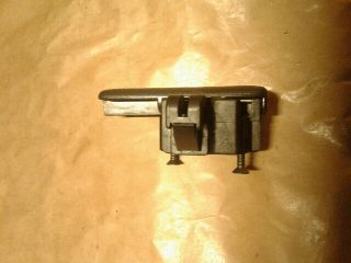 bontott SUZUKI SWIFT II Kesztyűtartó Nyitó Kar / Gomb