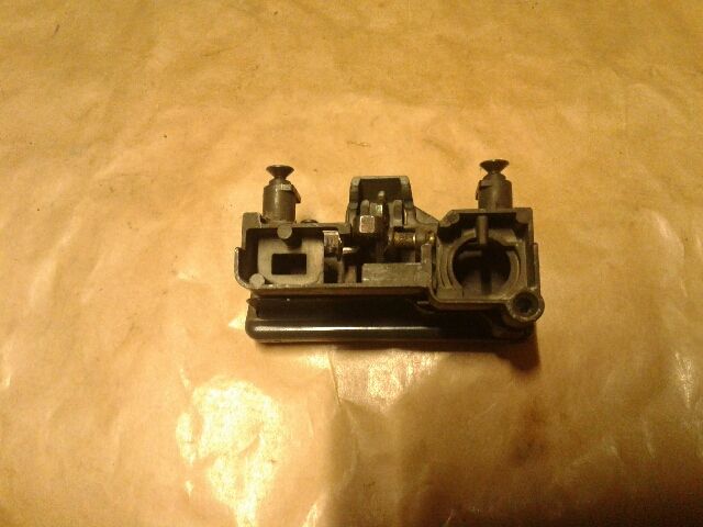 bontott SUZUKI SWIFT II Kesztyűtartó Nyitó Kar / Gomb