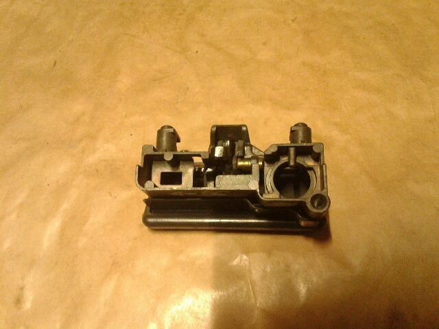 bontott SUZUKI SWIFT II Kesztyűtartó Nyitó Kar / Gomb