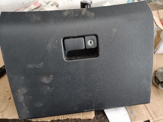 bontott SUZUKI SWIFT II Kesztyűtartó