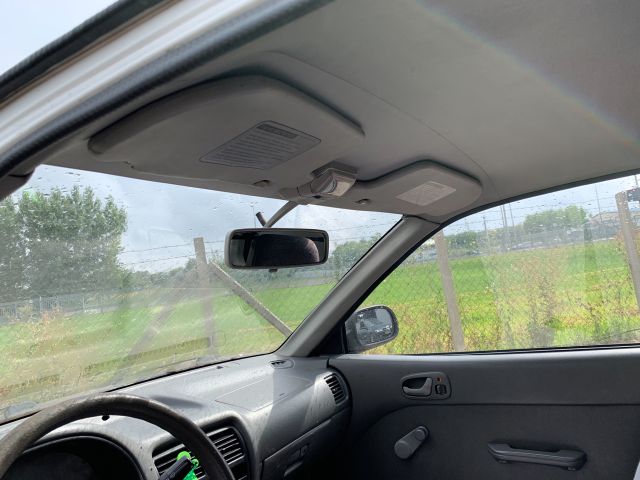 bontott SUZUKI SWIFT II Kesztyűtartó