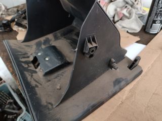 bontott SUZUKI SWIFT II Kesztyűtartó