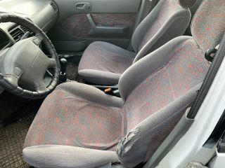 bontott SUZUKI SWIFT II Kesztyűtartó