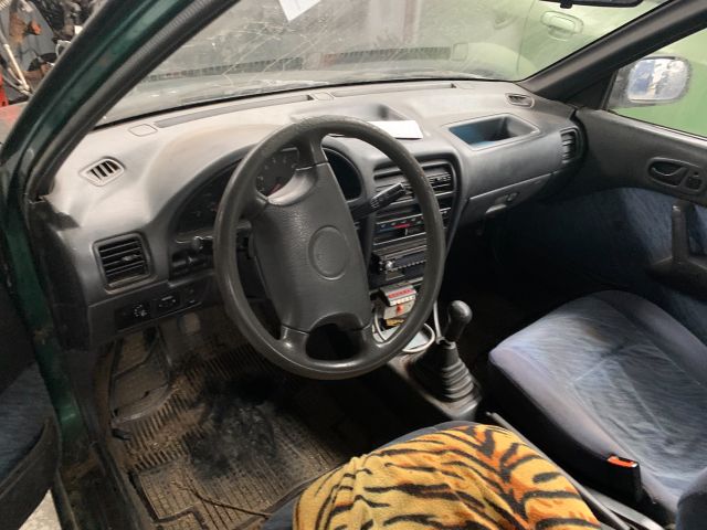 bontott SUZUKI SWIFT II Kesztyűtartó