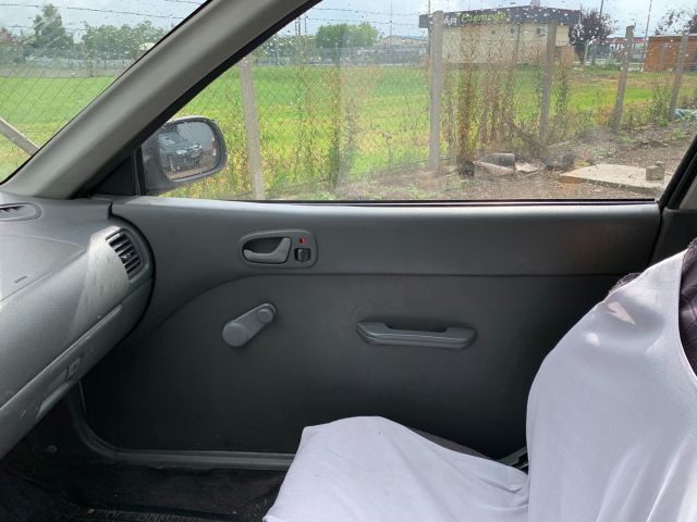 bontott SUZUKI SWIFT II Kesztyűtartó