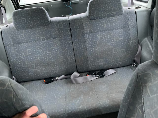 bontott SUZUKI SWIFT II Kesztyűtartó