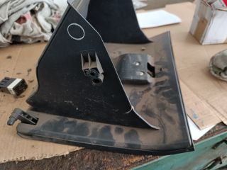 bontott SUZUKI SWIFT II Kesztyűtartó