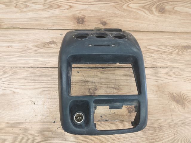 bontott SUZUKI SWIFT II Középkonzol Keret