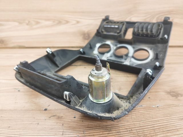 bontott SUZUKI SWIFT II Középkonzol Keret