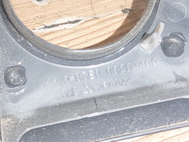 bontott SUZUKI SWIFT II Középkonzol Keret