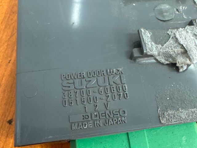 bontott SUZUKI SWIFT II Központizár Elektronika