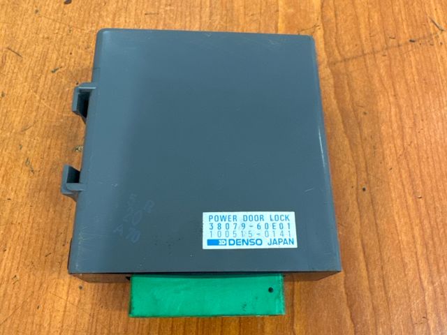 bontott SUZUKI SWIFT II Központizár Elektronika