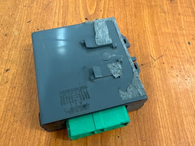 bontott SUZUKI SWIFT II Központizár Elektronika