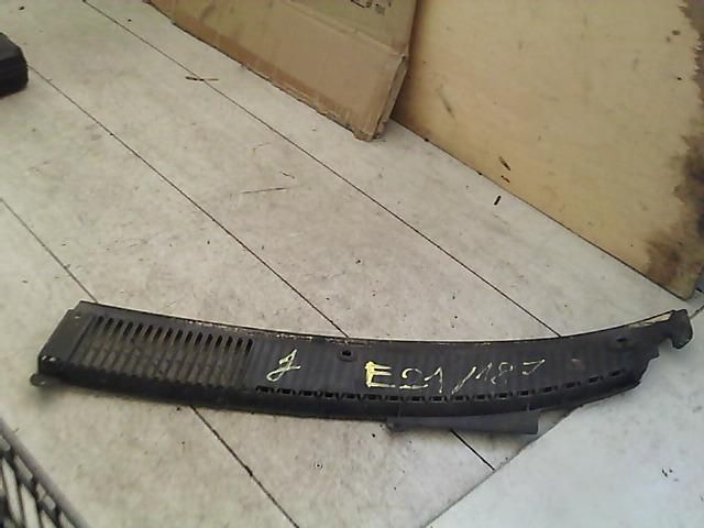 bontott SUZUKI SWIFT II Levélrács