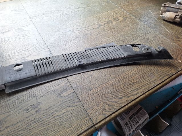 bontott SUZUKI SWIFT II Levélrács