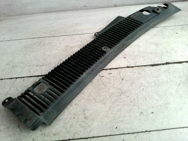 bontott SUZUKI SWIFT II Levélrács